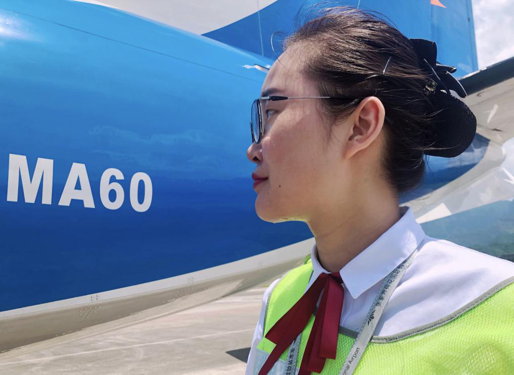 確保旅客順暢出行，機(jī)場一線職工高溫堅守！