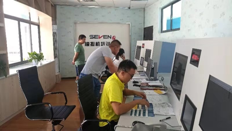張家界機(jī)場(chǎng)與民航干部管理學(xué)院聯(lián)合開辦管制復(fù)訓(xùn)班
